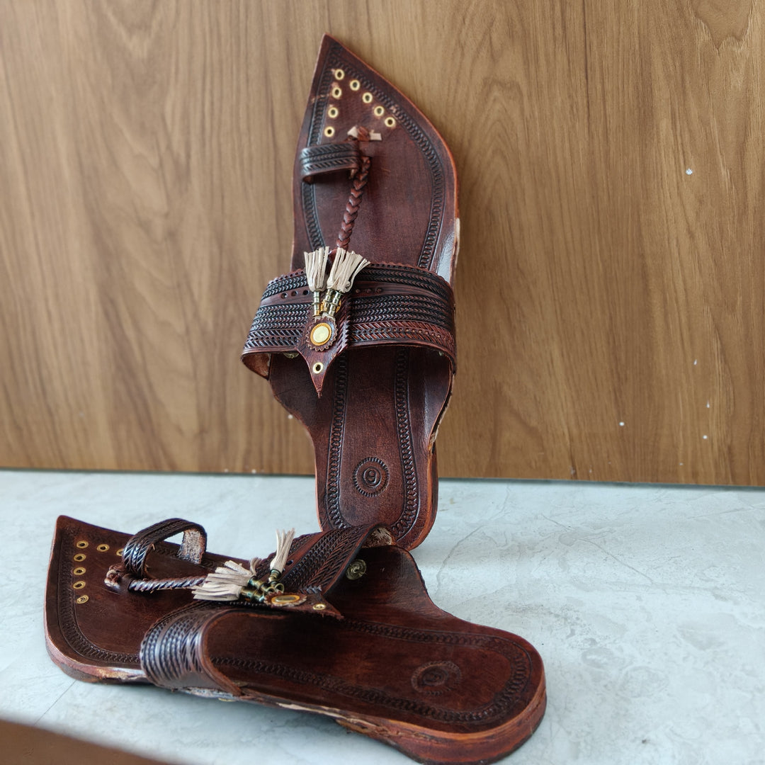 Sankeshwari Kolhapuri Chappal for Men | Traditional Kolhapuri Chappal for Wedding & Ethnic Wear – Mikudi